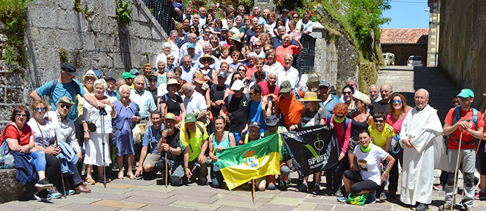Mas de 130 vallucos participan en la peregrinacin a Montesclaros