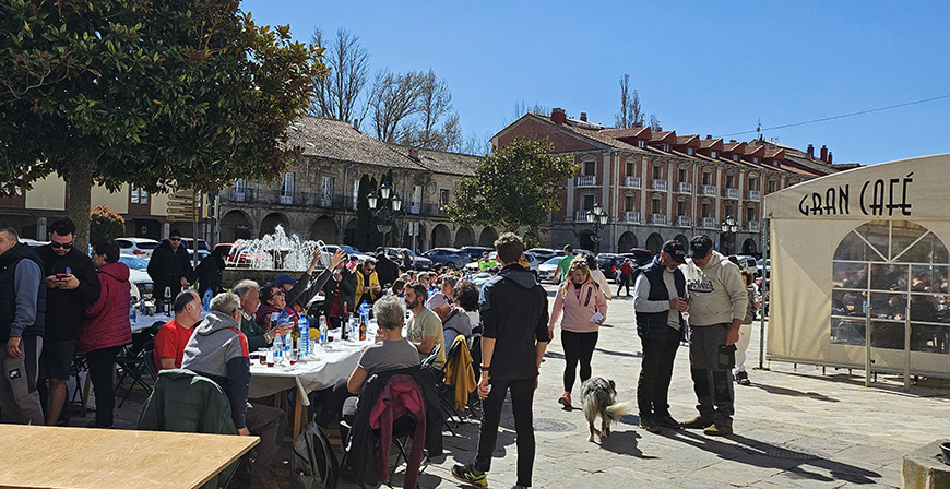 Ms de 150 voluntarios participan en el Da del rbol en Aguilar de Campoo