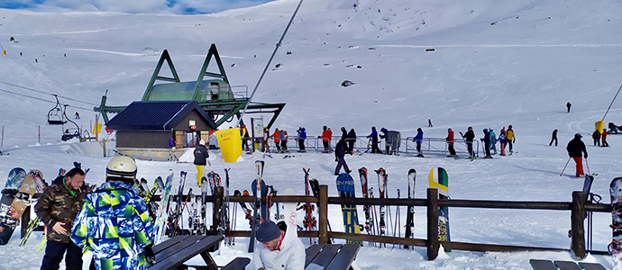Ms de 2.000 personas estrenan la nueva temporada de esqu en Alto Campoo