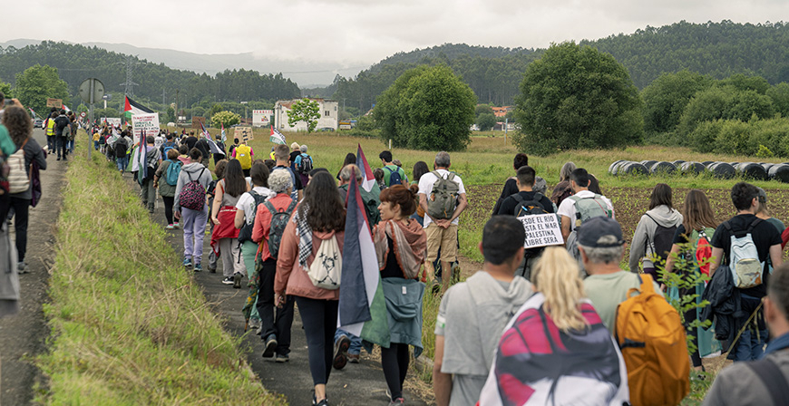 Ms de 800 personas participan en la Marcha por Gaza de Torrelavega a Cabezn de la Sal en apoyo a la Marcha Internacional hacia Palestina