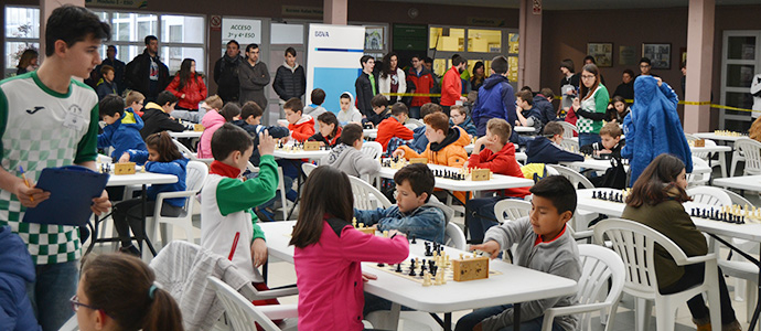 Ms de un centenar de jvenes participan en el IV Torneo de Ajedrez Escolar de Reinosa