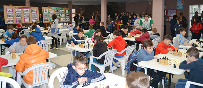 Ms de un centenar de jvenes participan en el IV Torneo de Ajedrez Escolar de Reinosa