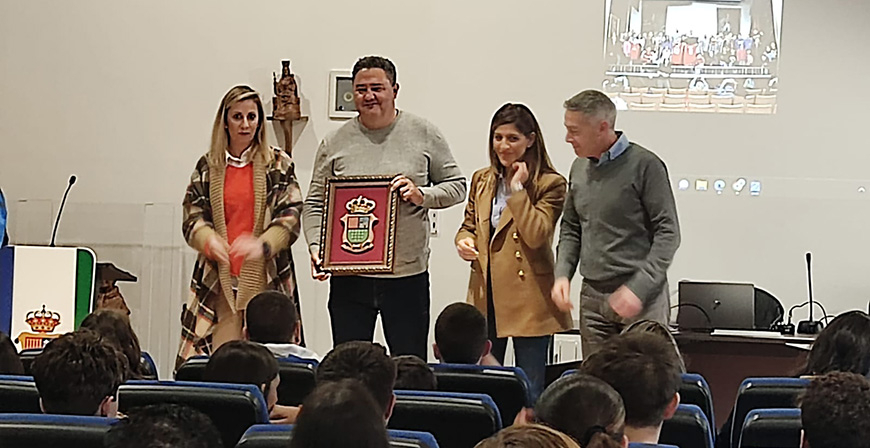 Matamorosa acogi la presentacin del libro 'Cuando el baloncesto entr en las aulas'