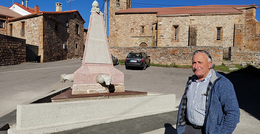 Mazandrero restaura la fuente centenaria de 'Los Leones'