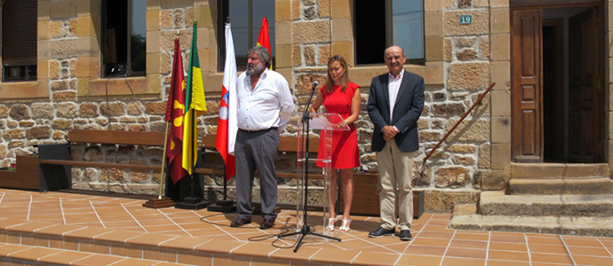 Mazn inaugura la rehabilitacin de la cubierta de la antigua escuela de Poblacin de Abajo