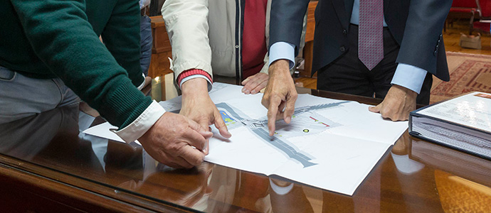 Mazn presenta en Reinosa el proyecto de urbanizacin de la Plaza de la Constitucin