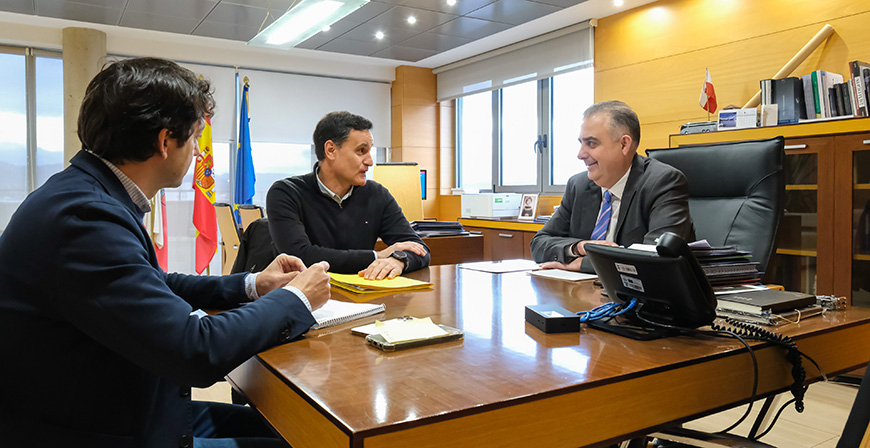 Media anuncia a Caldern el inicio de la redaccin del proyecto para construir una senda peatonal de 4,5 kilmetros entre Villanueva y Bimn 