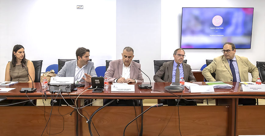 Media reclama a Renfe que aclare los plazos reales de la llegada de los nuevos trenes a Cantabria