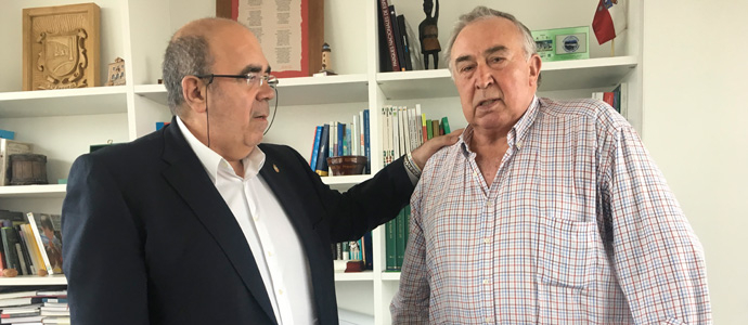Medio Rural estudiar el soterramiento del cableado del casco urbano de Pesquera
