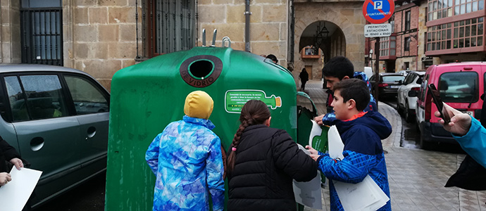 Mensajes en los contenedores para concienciar sobre la importancia del reciclaje