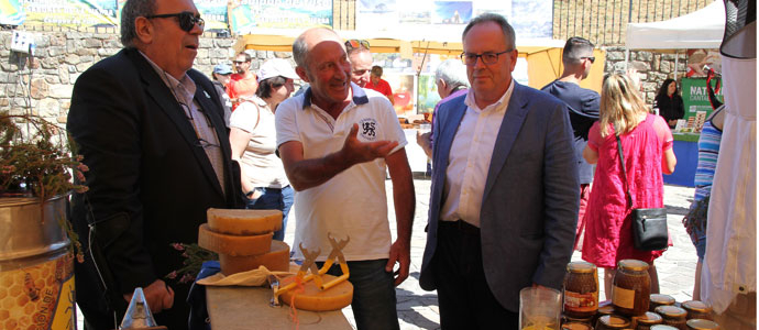 La miel, protagonista en Campoo de Yuso