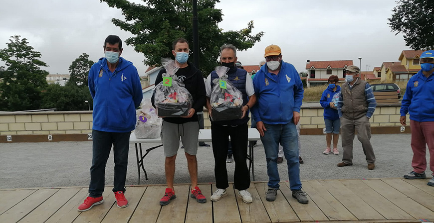 Tern y Prieto ganan el VIII Torneo de Petanca de Nestares