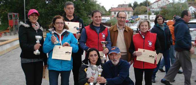 Miguel ngel Prieto y Esther Surez se adjudican el torneo de petanca del Campo Colorado