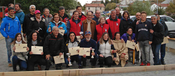 Miguel ngel Prieto y Esther Surez se adjudican el torneo de petanca del Campo Colorado