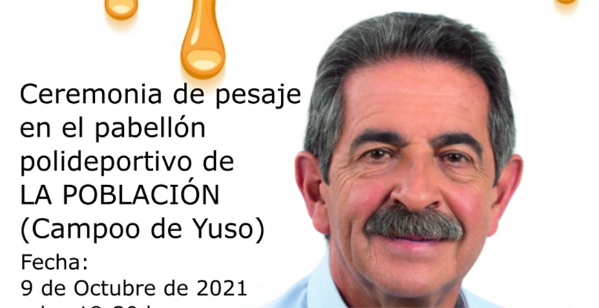 Miguel ngel Revilla recibir su peso en miel en la XV Feria Apcola de Campoo de Yuso
