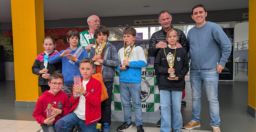 Miguel Martnez, Sheila Martina Palie, Yasmina Carolina y Julio Montesern triunfan en el VIII Torneo de Ajedrez Escolar de Reinosa