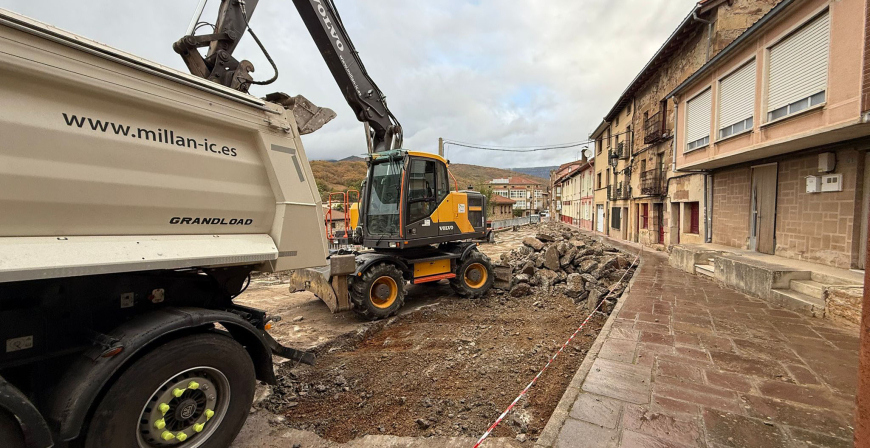 Milln-ic trabaja en la urbanizacin de la calle Francisco Dapena de Barruelo de Santulln