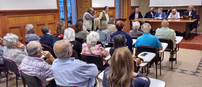 Monreal y Acero presentan un libro cargado de oro y nieve