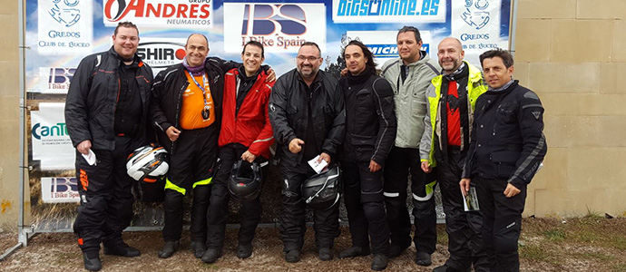 Los motoristas tomaron el campo de golf de Nestares