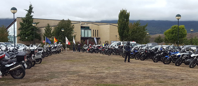 Los motoristas tomaron el campo de golf de Nestares