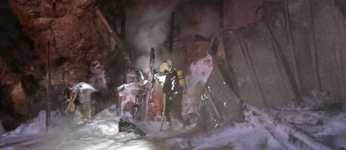 Mueren tres jirafas de Cabrceno al incendiarse la cabaa de su recinto