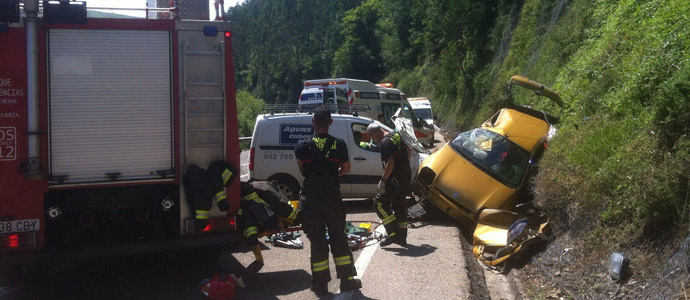 Una mujer ha resultado herida grave en un accidente en la N-634 a la altura de Roiz