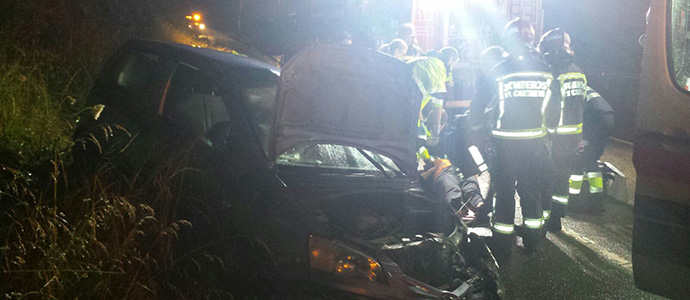 Una mujer resulta herida al salirse de la va el coche que conduca