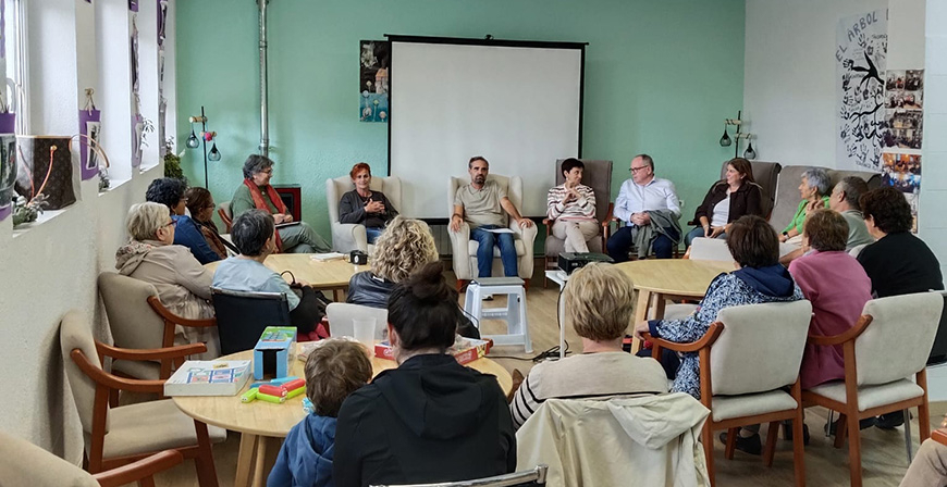 Los municipios de Campoo de Yuso y Muoveros comparten experiencias para aportar calidad al envejecimiento en el mundo rural