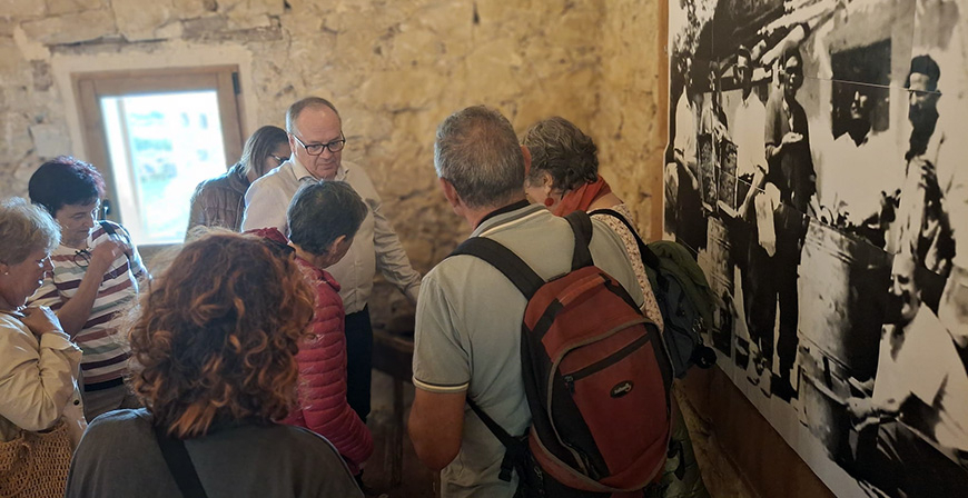 Los municipios de Campoo de Yuso y Muoveros comparten experiencias para aportar calidad al envejecimiento en el mundo rural