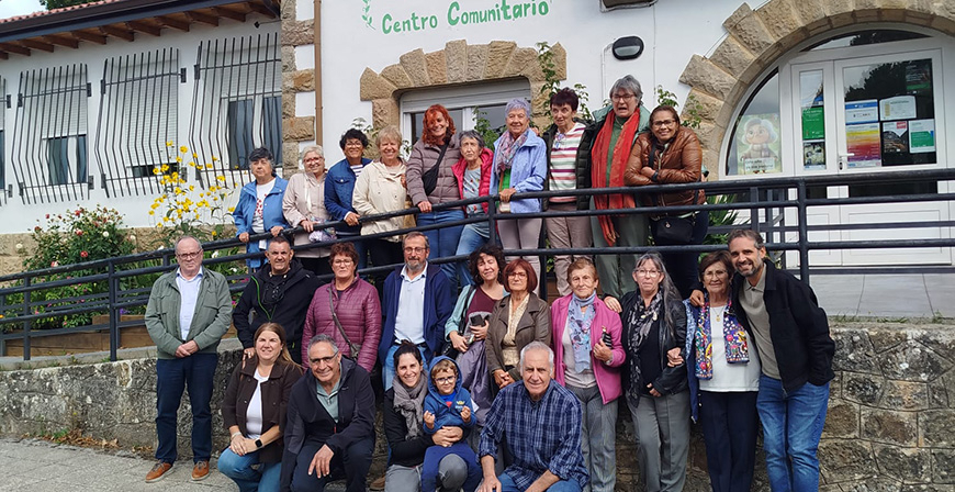 Los municipios de Campoo de Yuso y Muoveros comparten experiencias para aportar calidad al envejecimiento en el mundo rural