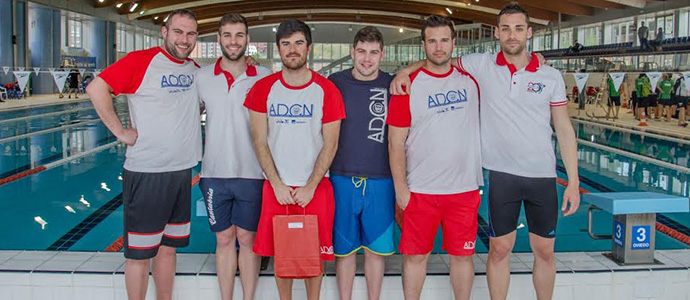 Los nadadores campurrianos se cuelgan una docena de medallas en el XII Trofeo Ovimaster
