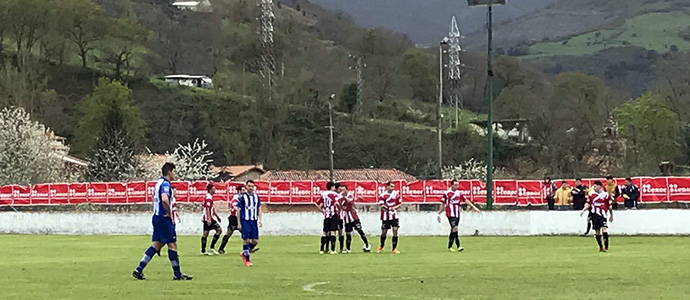 El Naval cae ante el Torina en el derbi del Sur de Cantabria