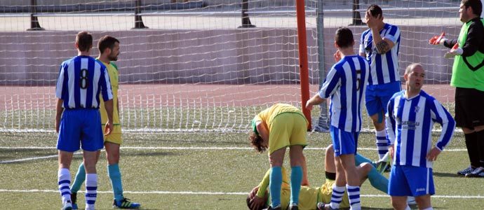 El Naval firma un partidazo