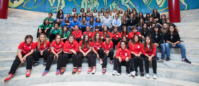 El Naval participa en la primera liga femenina de ftbol de Cantabria