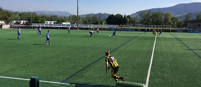 El Naval sum un empate con dos jugadores menos