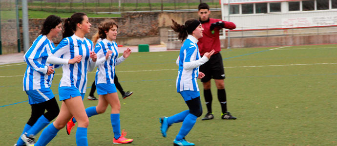 Las navalistas golean en casa