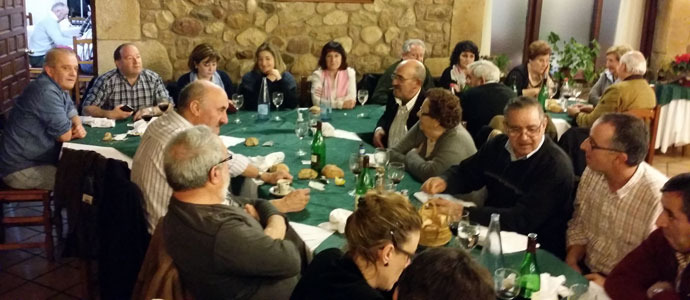 Naveda despide 2014 con la tradicional cena de hermandad