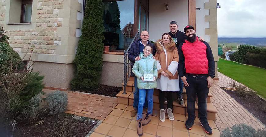 Nestares premia a los vecinos con mejores decoraciones navideas