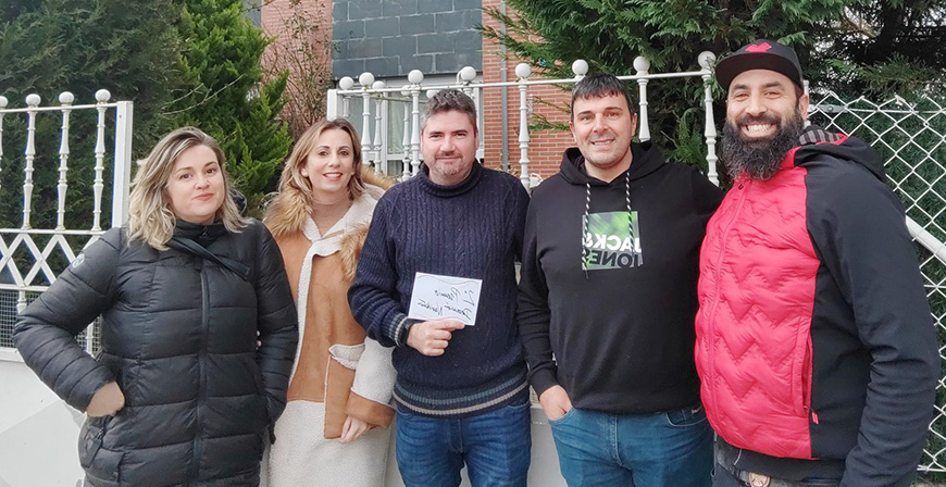 Nestares premia a los vecinos con mejores decoraciones navideas