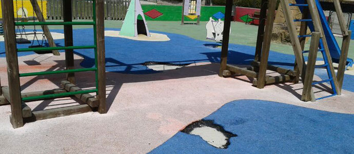 Nestares solicita el arreglo urgente de los parques infantiles de la localidad