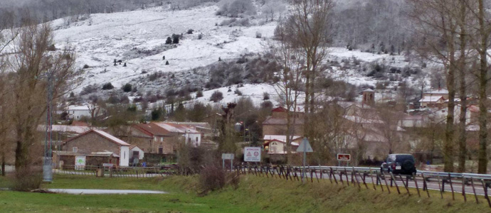 La nieve aparece por encima de los 1.000 metros y se prev que descienda a lo largo de la jornada