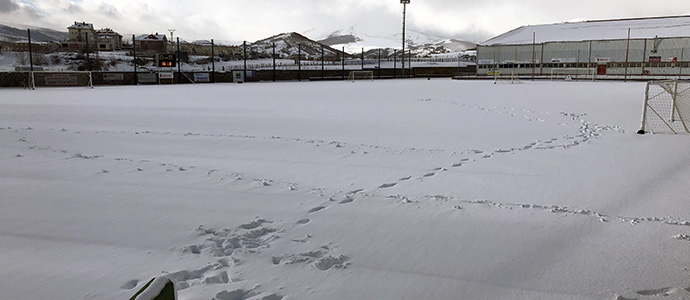 La nieve obliga a suspender la jornada deportiva en el campo San Francisco