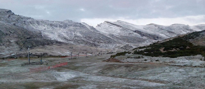 La nieve regresa a las cimas campurrianas