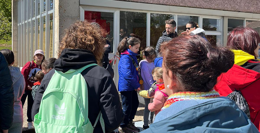 Familias de Yuso visitan las instalaciones del trasvase reversible Ebro-Besaya
