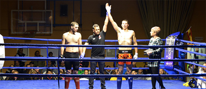 Noche de kick boxing para Adrin Gmez y scar Jorrn