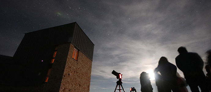 Noche de 'lluvia de estrellas' desde La Lora