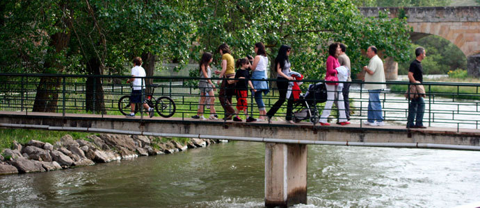 Nueva pasarela entre la Cascajera y el parque de la Isla