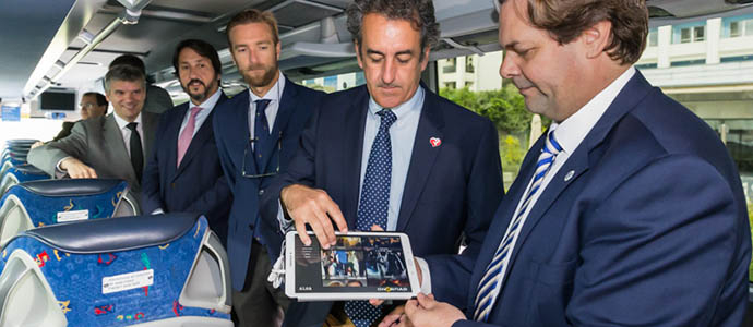Los nuevos autobuses de la ruta Santander-Reinosa incluyen WiFi y sistema de entretenimiento individual