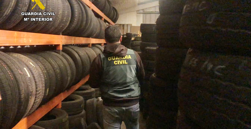 Investigado el titular de una empresa por riesgo de incendio por acumulacin de neumticos y con 258 vehculos sin descontaminar