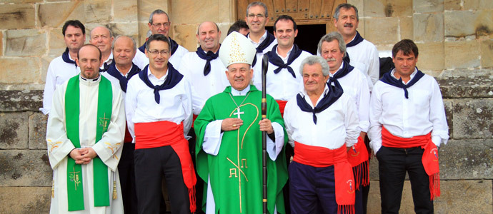 El Obispo de Santander inaugur las obras de reforma de la iglesia de Fresno del Ro